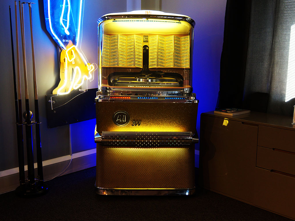 Ami H Vinyl Jukebox - Lighting